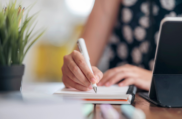 Pisanie prac licencjackich z raportem antyplagiatowym